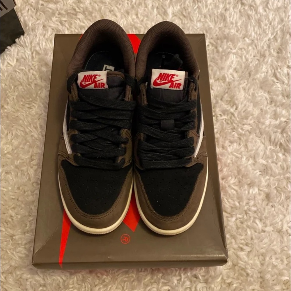 Air Jordan Retro 1 Low OG SP x Travis Scott